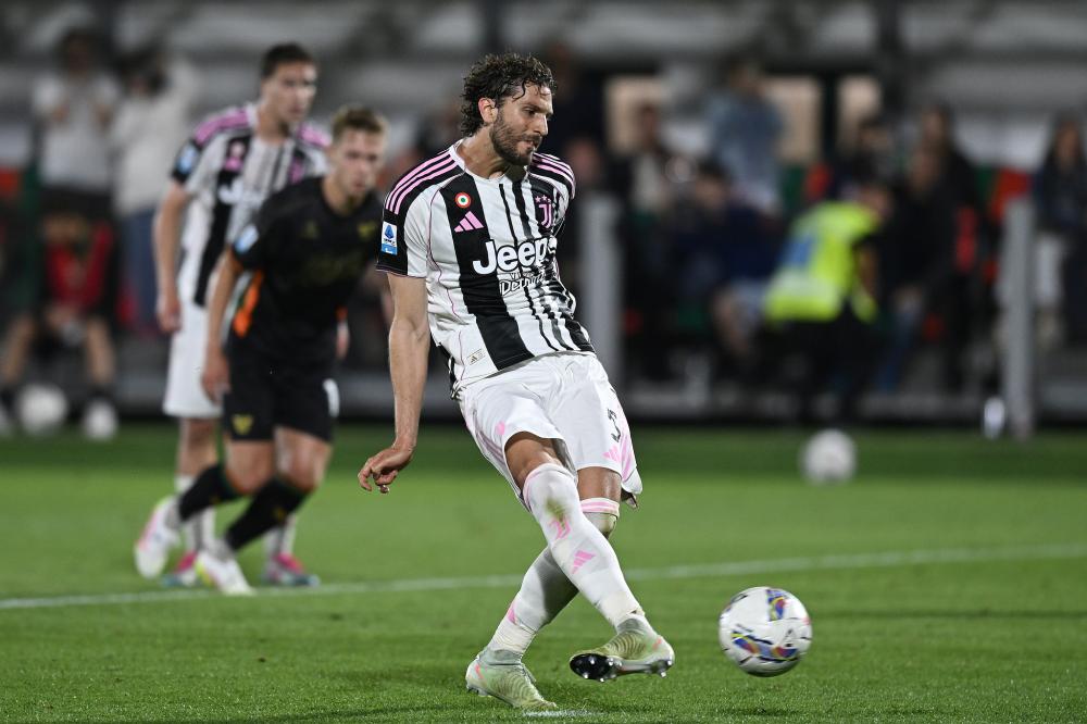 英媒：尽管库尼亚遭遇头部受伤，但曼联相信他能出战埃弗顿